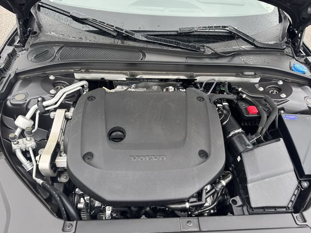 Used 2025 Volvo S90 B6 Plus AWD/4WD image 30