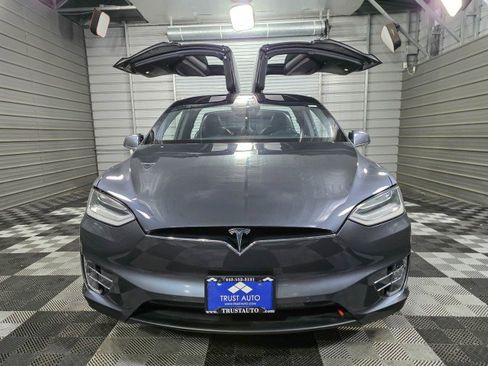 Used 2020 Tesla Model X Long Range image 3