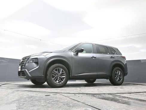 Used 2024 Nissan Rogue S image 52