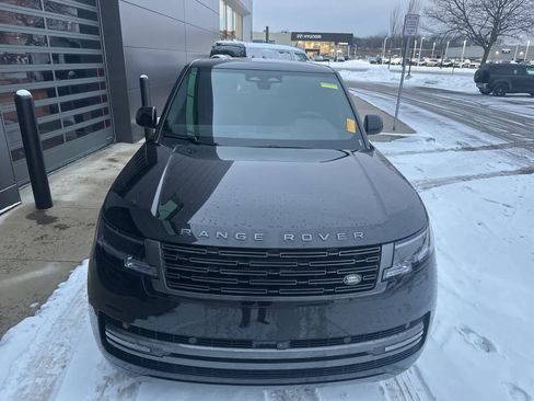 Used 2025 Land Rover Range Rover SE image 8