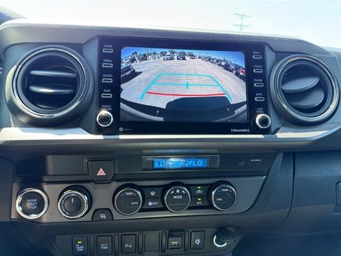 Used 2021 Toyota Tacoma TRD Off-Road w/ Technology Package AWD/4WD image 21