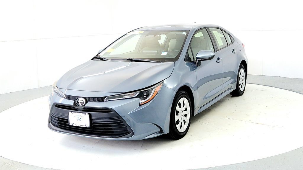 Used 2023 Toyota Corolla LE w/ Carpet Mat Package (TMS) FWD image 2
