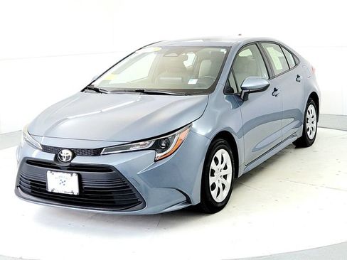 Used 2023 Toyota Corolla LE w/ Carpet Mat Package (TMS) FWD image 2