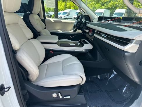 New 2027 Lincoln Navigator Reserve AWD/4WD image 14