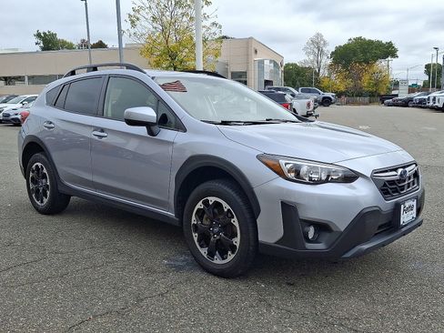 Used 2023 Subaru Crosstrek 2.0i Premium image 3