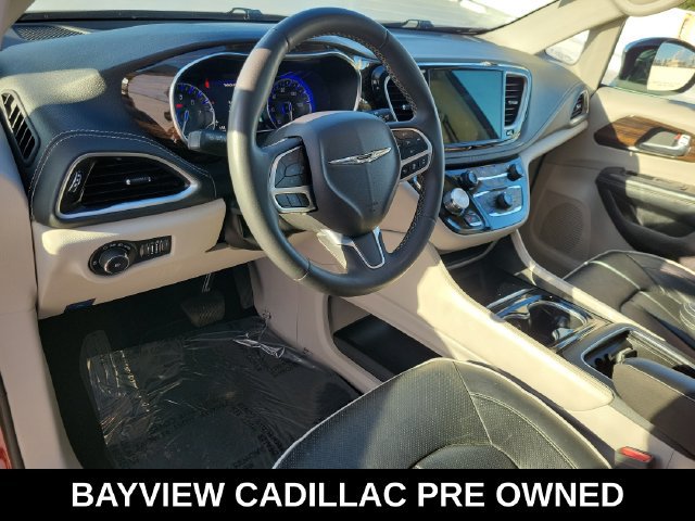 Used 2023 Chrysler Pacifica Limited FWD image 23