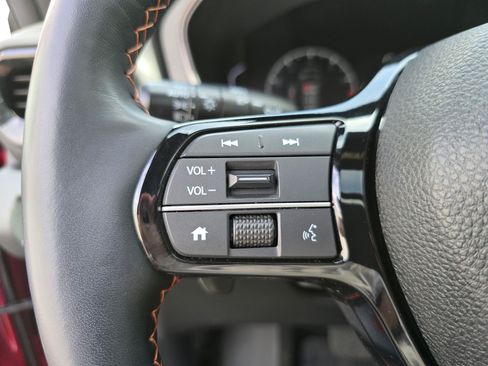 Used 2025 Honda Pilot TrailSport image 29