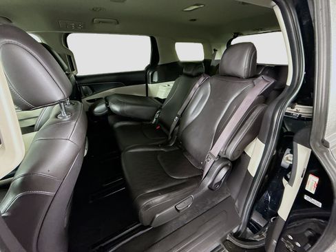 Used 2023 Kia Carnival LX FWD image 25
