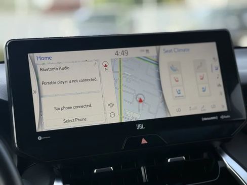 Used 2021 Toyota Venza Limited image 23