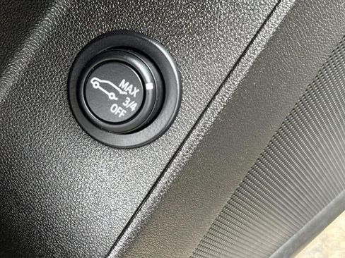 Used 2023 Chevrolet Equinox LT AWD/4WD image 19