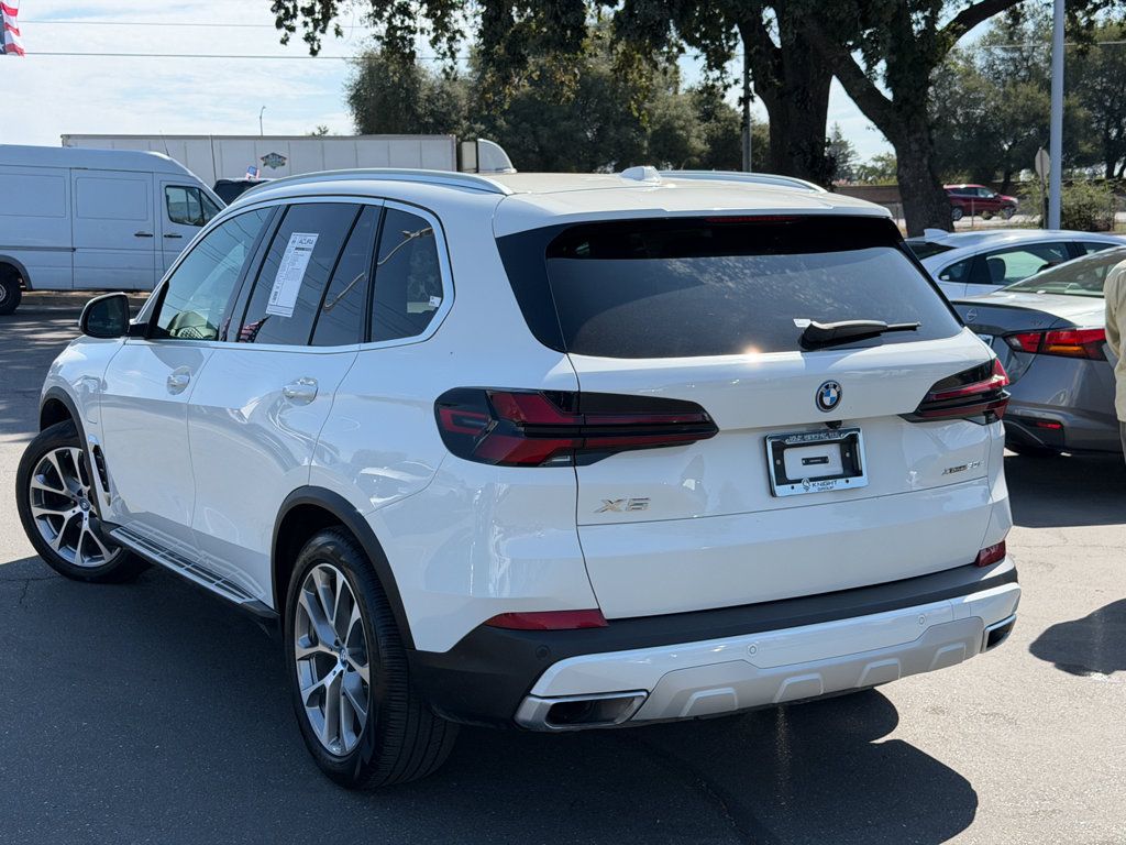 Used 2025 BMW X5 xDrive50e AWD/4WD image 8