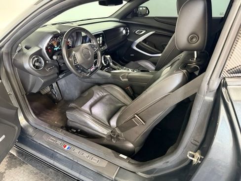 Used 2018 Chevrolet Camaro SS RWD image 15
