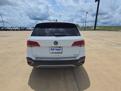 Used 2024 Volkswagen Taos SEL AWD/4WD image 6