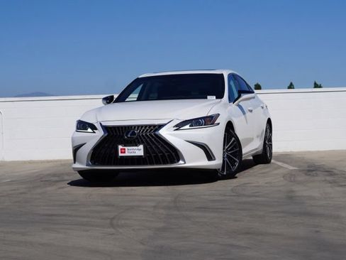 Used 2023 Lexus ES 350 w/ Premium Package FWD image 5
