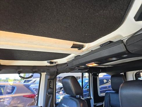 Used 2016 Jeep Wrangler Unlimited Rubicon AWD/4WD image 16