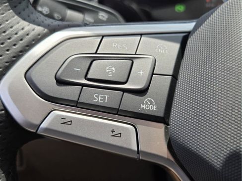 New 2026 Volkswagen Tiguan SEL R-Line AWD/4WD image 30