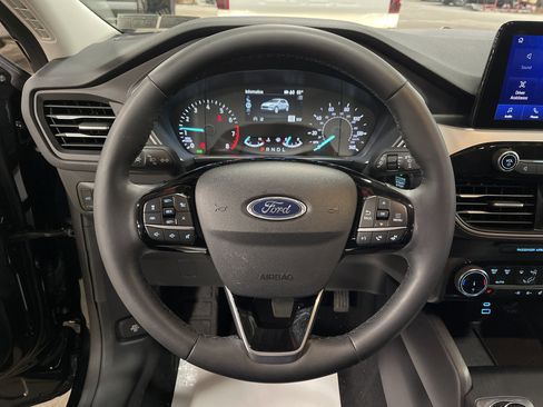 Used 2022 Ford Escape SEL image 17