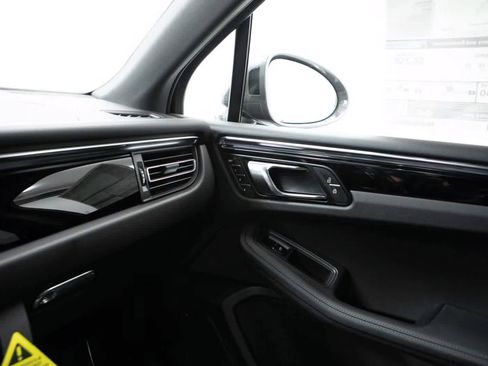 Certified 2026 Porsche Macan Turbo AWD/4WD image 32