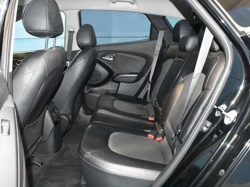 Used 2015 Hyundai Tucson SE image 17