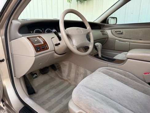Used 2001 Toyota Avalon XL image 15