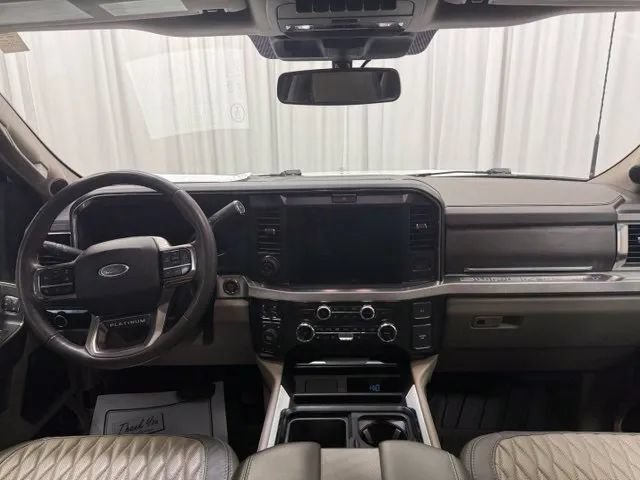 Used 2025 Ford F250 Platinum w/ Platinum Plus Package AWD/4WD image 4