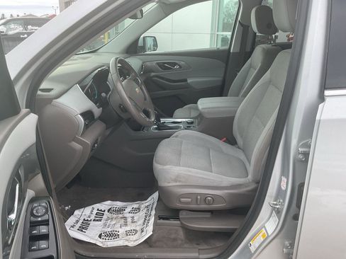 Used 2020 Chevrolet Traverse LT image 7