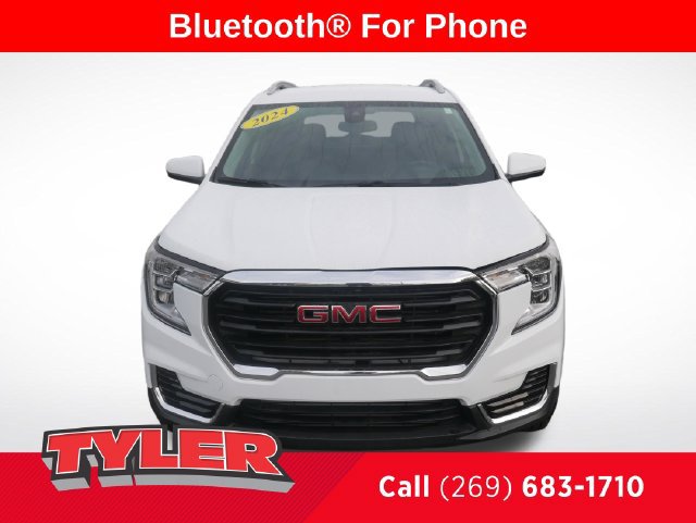 Used 2024 GMC Terrain SLT AWD/4WD image 2