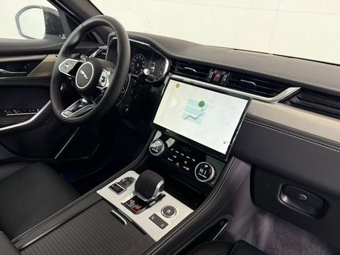 New 2025 Jaguar F-PACE R-Dynamic S image 37