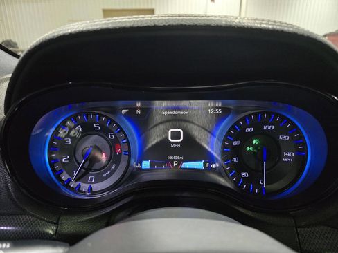 Used 2015 Chrysler 300 S w/ 300S Premium Group image 36