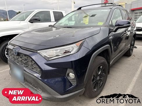 Used 2021 Toyota RAV4 XLE w/ XLE Grade Weather Package AWD/4WD image 17