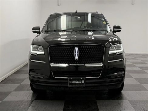 Used 2022 Lincoln Navigator L Reserve image 3