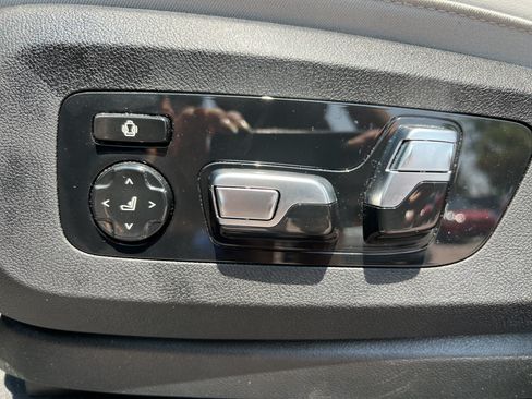 Used 2025 BMW X5 M60i AWD/4WD image 36