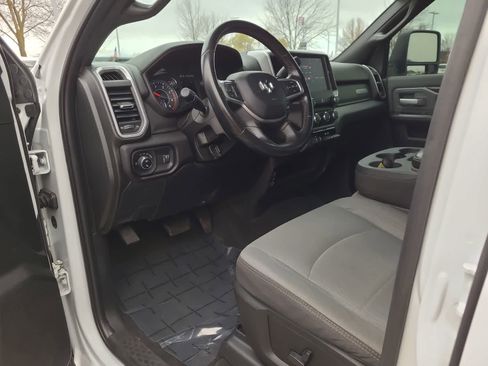 Used 2023 RAM 3500 Big Horn w/ Level 1 Equipment Group image 10