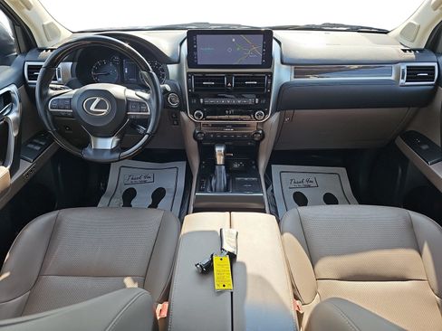 Used 2023 Lexus GX 460 Premium w/ Accessory Package AWD/4WD image 10