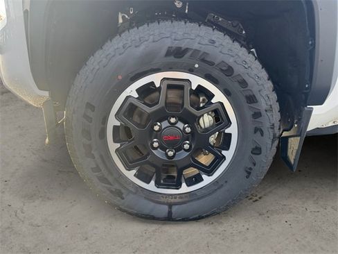 Used 2024 Toyota Tacoma TRD Off-Road image 10