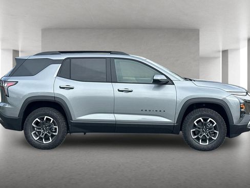 New 2026 Chevrolet Equinox ACTIV image 3