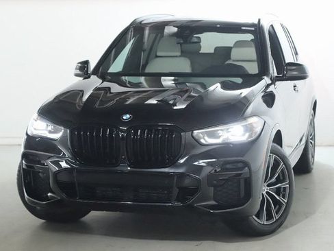 Used 2023 BMW X5 xDrive40i w/ M Sport Package AWD/4WD image 3