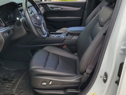 Used 2022 Cadillac XT5 Luxury AWD/4WD image 6