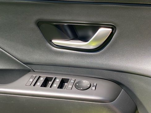 Used 2024 Hyundai Kona Limited FWD image 20