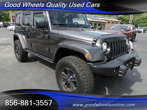 Used 2017 Jeep Wrangler Unlimited Sahara AWD/4WD image 3