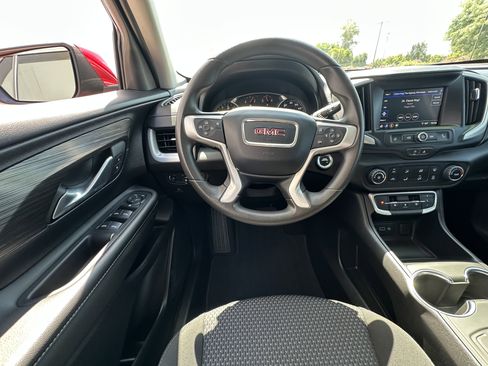 Used 2024 GMC Terrain SLE image 16