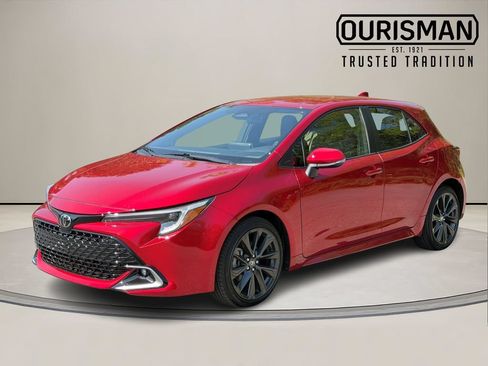 Used 2025 Toyota Corolla XSE FWD image 2