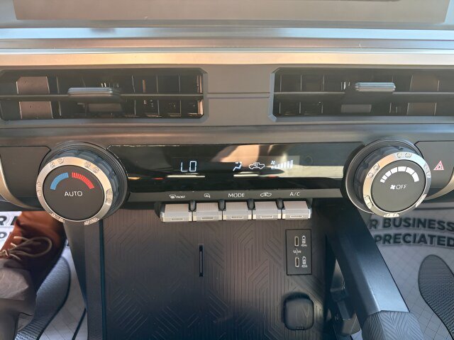 Used 2026 Toyota Tacoma TRD Off-Road AWD/4WD image 19