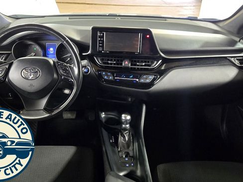Used 2018 Toyota C-HR XLE FWD image 25