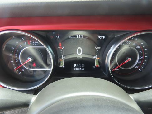 Used 2022 Jeep Wrangler Unlimited Rubicon w/ Xtreme Recon 35" Tire Package AWD/4WD image 27