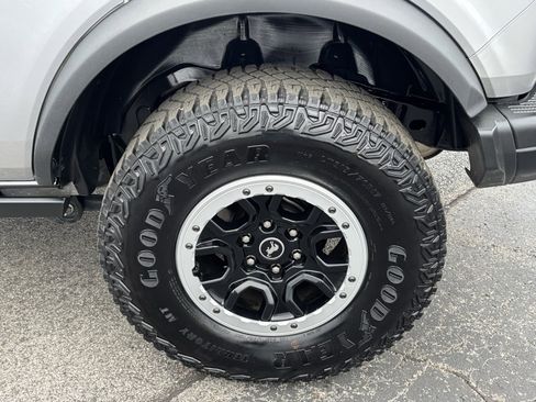 Used 2023 Ford Bronco Badlands w/ Sasquatch Package image 14