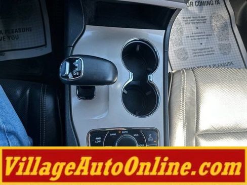 Used 2015 Jeep Grand Cherokee Overland w/ Advanced Technology Group AWD/4WD image 29