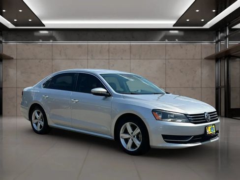Used 2012 Volkswagen Passat 2.5 SE FWD image 18