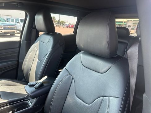 Used 2024 Jeep Compass Limited w/ High Altitude Package AWD/4WD image 3
