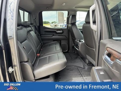 Used 2022 GMC Sierra 1500 SLT w/ SLT Premium Plus Package AWD/4WD image 17